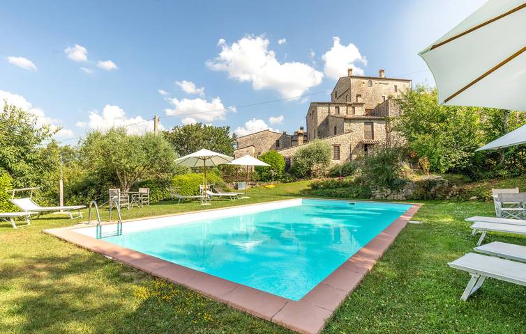 Appartamento intero, Rifugio a bordo piscina con parcheggio e giardino in Todi, Perugia e dintorni