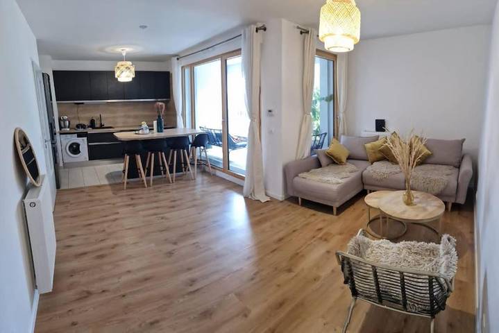 Gîte pour 5 personnes, avec terrasse dans La Plaine Saint-Denis