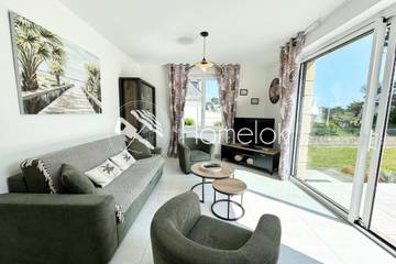 Gîte pour 6 personnes, avec jardin et balcon, adapté aux familles dans Pérello