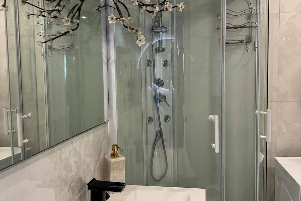 Luxury one large bedrom flat with large sea view. in Beaulieu-sur-Mer, Nice region