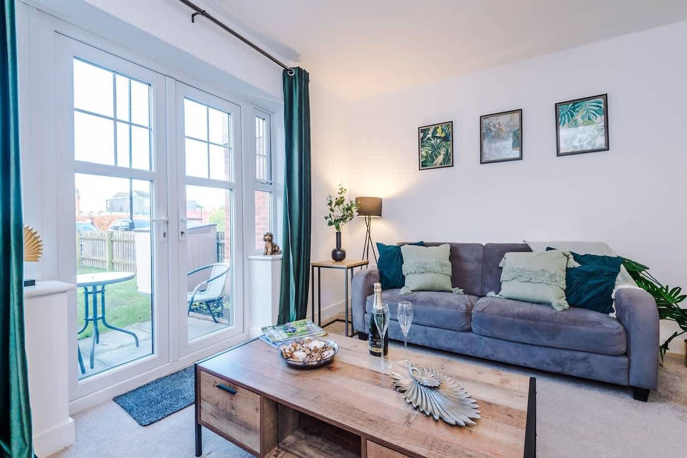 Entire apartment, Modern house  ideal for contractors  sleeps 8 in Crewe, Cheshire East