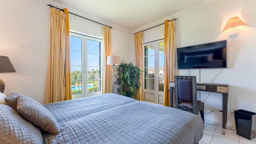 Ferienwohnung für 2 Personen, mit Balkon und Pool in Lagoa - 3