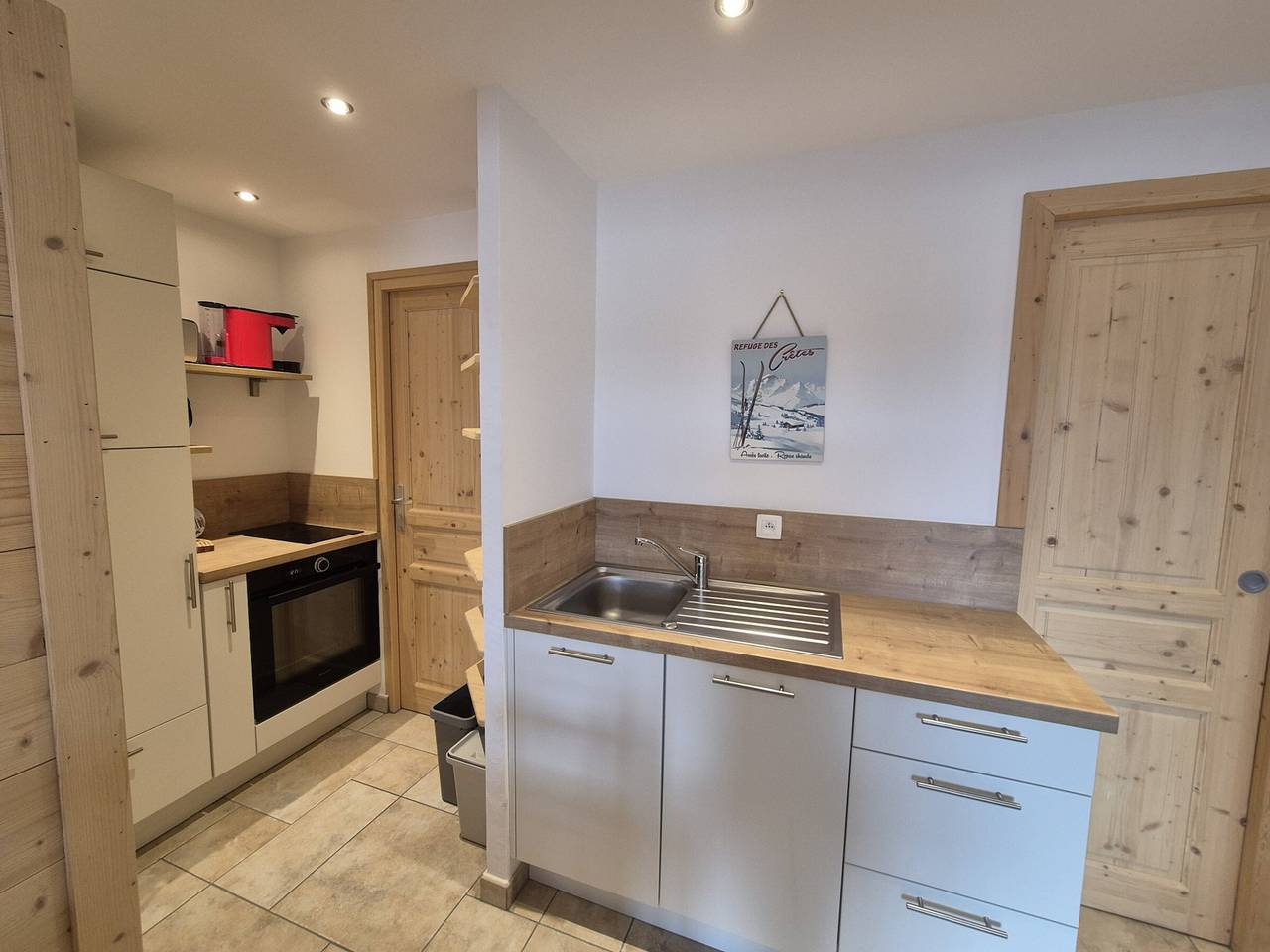 Estudio entero, Apartamento renovado de 1 dormitorio con balcón, estacionamiento y wifi centro estación in Les Carroz, Arâches-la-Frasse