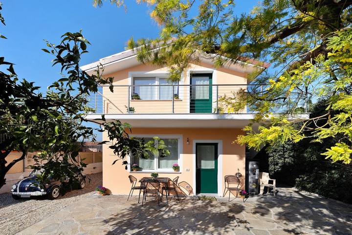 Appartamento per 4 persone, con Balcone e Giardino a Ceriale