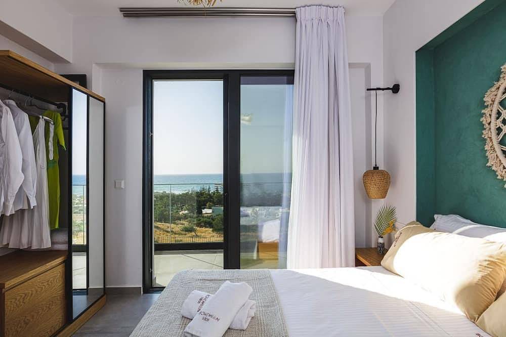 Villa Celestia - Private Infinity Pool & Superb Seaview, 500m from Beach in Skaleta, Rethymno en omgeving