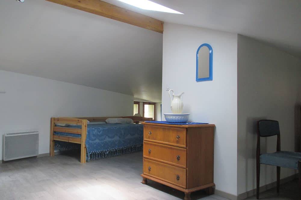Hébergement La Cousteto dans une maison forte du 17ème in Roquefixade, Ariège