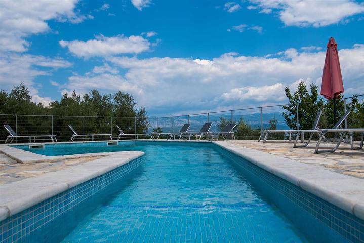 Ferienwohnung für 7 Personen, mit Meerblick und Ausblick sowie Pool und Terrasse, mit Haustier in Kroatien - 3