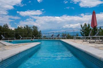 Vacation Rental for 7 Guests in Dobrinj, Croatian Adriatic, Picture 2