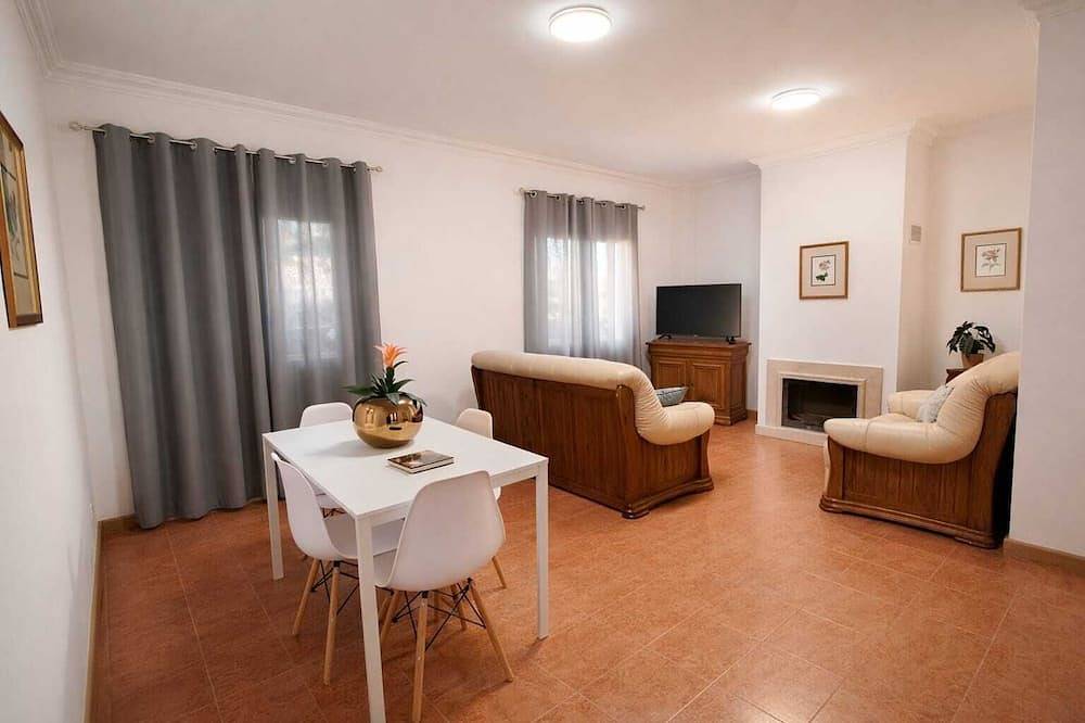 Apartamento entero, House in Elvas - World Heritage Site, with Private Parking 6 min from Spain in Caia, São Pedro e Alcáçova, Elvas