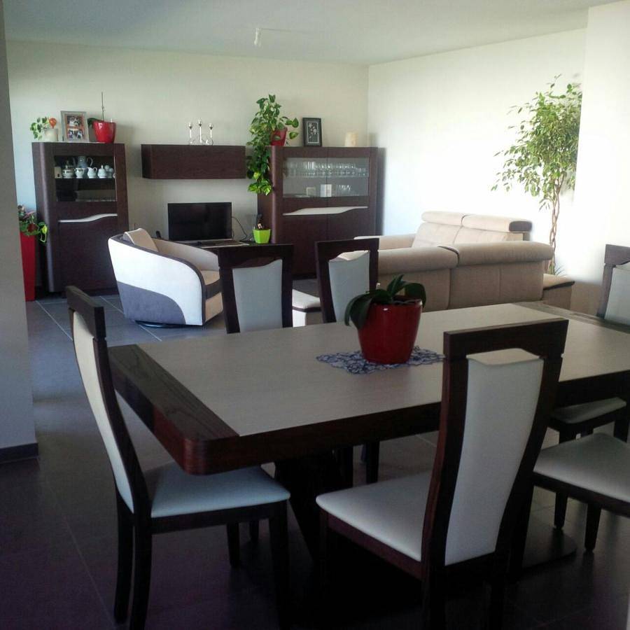 Appartement entier, Two-Bedroom Apartment in Saint-Genis-Pouilly, Gex