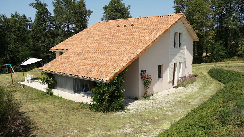 Gîte pour 7 personnes, avec Piscine à Écuras