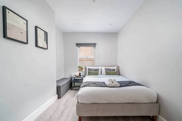 Apartment for 2 People in Kingston upon Thames, Chessington World of Adventures, Photo 3