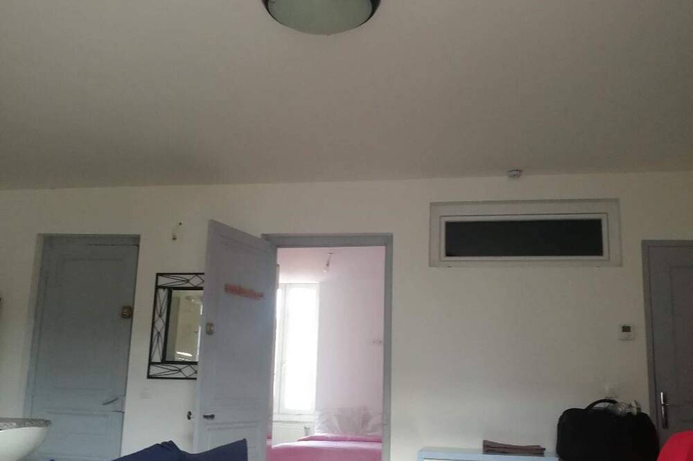 Entire apartment, 2Nd Floor Apartment Facing The Park in Saint-Chamond, Pilat Regional Nature Park