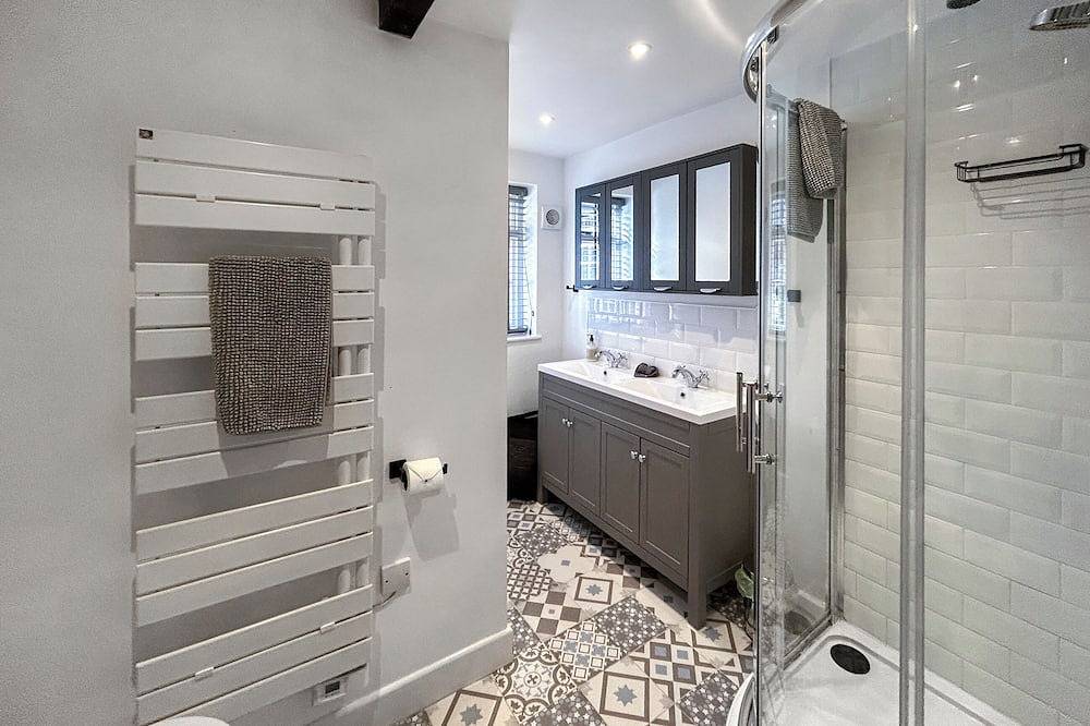 1 bedroom accommodation in Guildford in Woking, Surrey