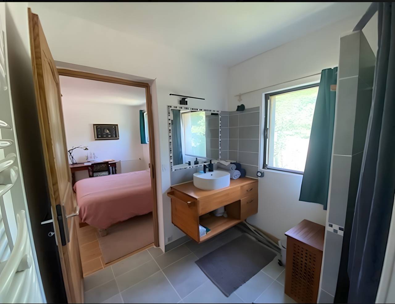 Bed and Breakfast 'Le Palmier D'Alice – Zimmer' mit Gemeinschaftsterrasse, Garten & Wlan in Collonges-la-Rouge, Brive-la-Gaillarde und Umgebung