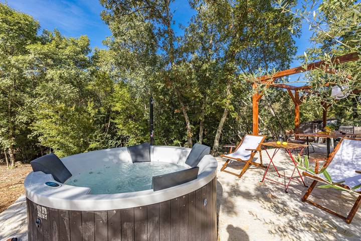 Studio für 2 Personen, mit Garten und Whirlpool, mit Haustier in Rovinj