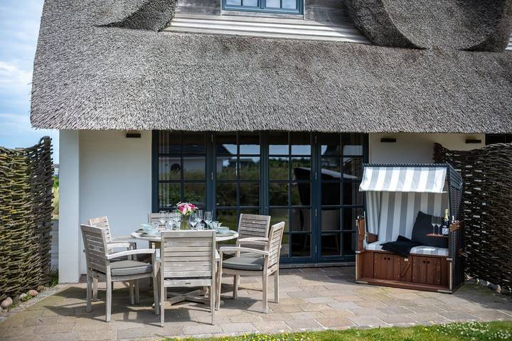 Exkl. Luxus-Hausteil unter Reet mit 4 Zimmern auf ca. 150 m², für bis zu 6 Pers. in Wenningstedt, Sylt