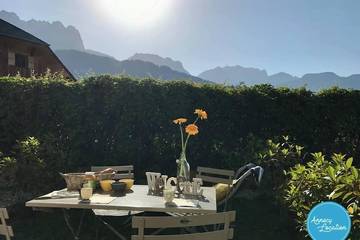 Gîte pour 4 personnes, avec jardin et terrasse dans Golf Club du Lac d'Annecy