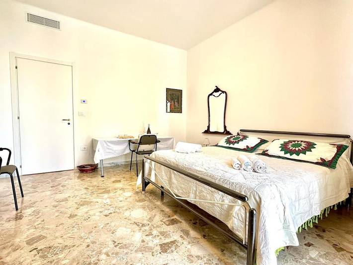 Gîte pour 2 personnes, avec terrasse et vue, animaux acceptés à Noicàttaro - 2