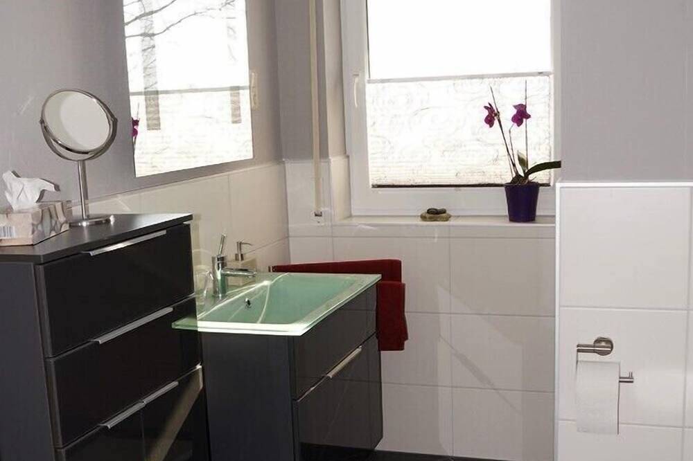 Ganze Wohnung, Ideal für kleine Familien und Paare / ruhige Lage / See / nahe Potsdam & Berlin in Wildenbruch, Michendorf