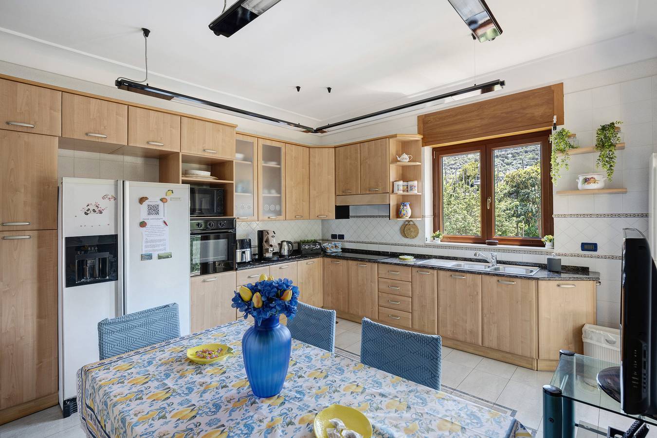 Appartamento 'Sorrento Beach and Center' con vista mare, terrazza privata e giardino in comune in Sorrento, Penisola Sorrentina