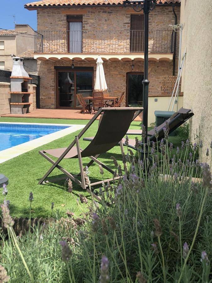 Casa rural para 8 personas, con Balcón y Terraza además de Jardín y Piscina en Tremp