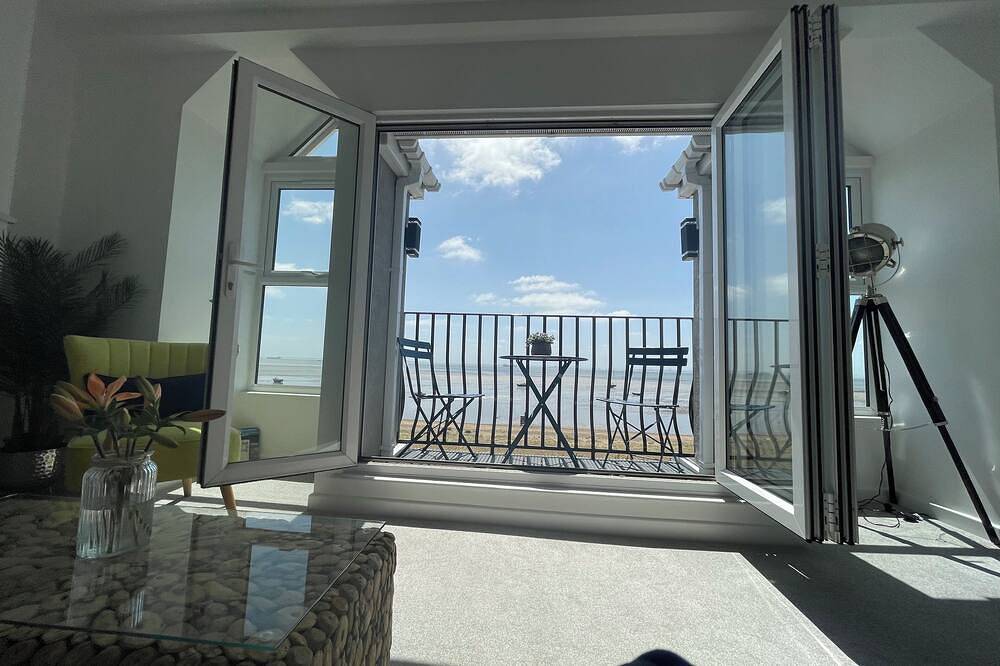 Apartamento entero, Estuary Views Penthouse 🖤 Beachfront with Parking in Southend-on-Sea, Este de Inglaterra
