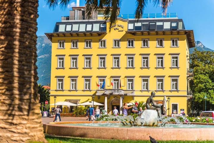 Hôtel pour 3 personnes, avec jardin ainsi que piscine et sauna
