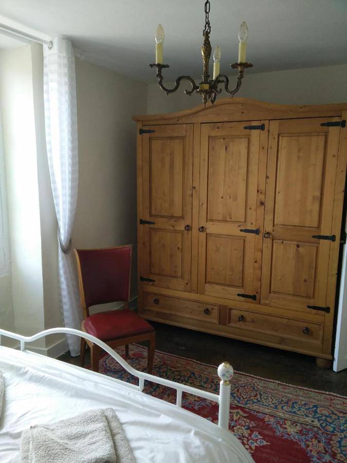 Gîte pour 2 personnes, avec vue et jardin, animaux acceptés à Exideuil - 2