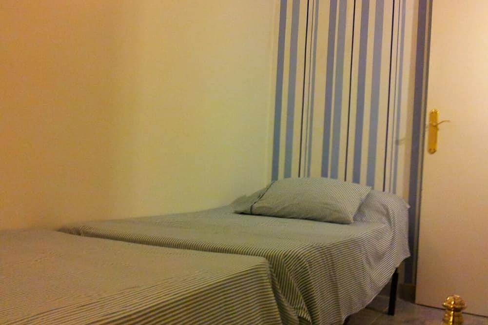 Apartamento entero, Vivienda cerca del centro del pueblo, /aire acondicionado in L' Estartit, Estartit