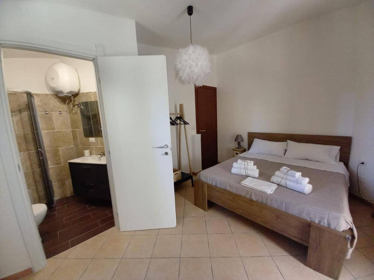 Large Double Room in Olia Speciosa, Castiadas