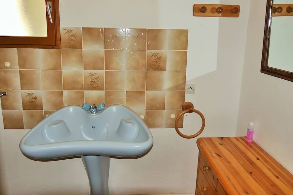 Entire apartment, Appart Rdc Ds Private Chalet My Reve Domaine Alpe D'Huez In Villard Reculas in Villard-Reculas, Écrins National Park