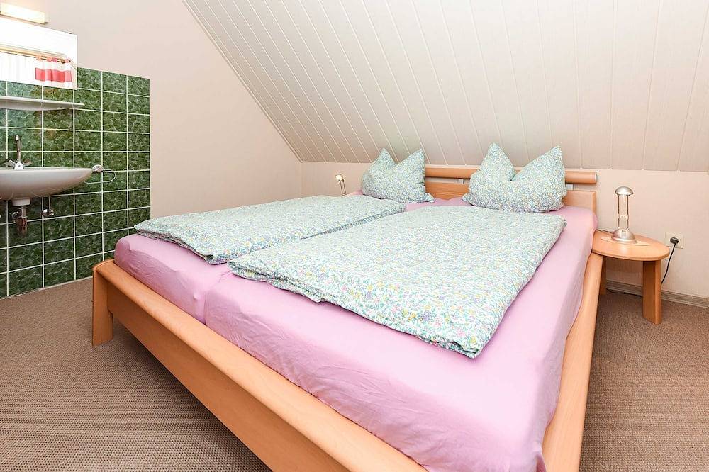 Ganze Wohnung, Ferienwohnung Fichte - Ferienhaus Elfriede Coordes in Moorweg in Moorweg, Nordseeküste