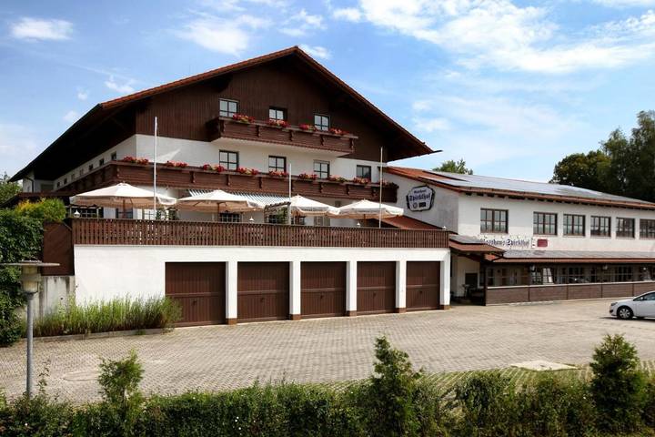 Hotel für 2 Personen, mit Balkon und Terrasse sowie Sauna und Ausblick in Landkreis Landshut