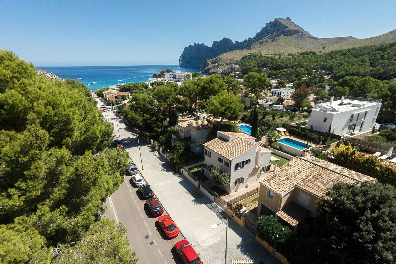 Villa "House Pinar" avec piscine et vue sur les montagnes in Cala Sant Vicenc, Pollença