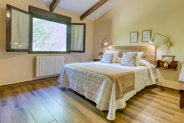 Casa rural para 4 personas, con vistas al lago y piscina además de jardín y vistas, Familias con niños en Valle del Jerte - 2