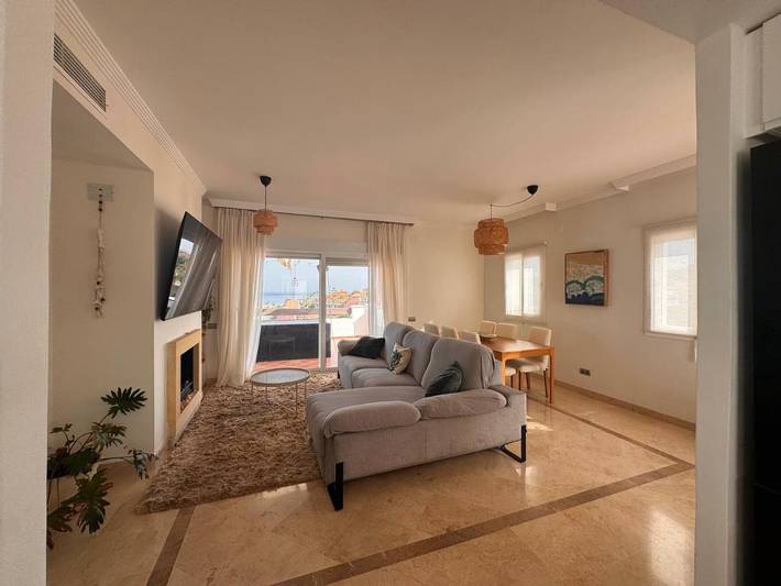 Apartamento para 6 personas, con Balcón y Jacuzzi además de Terraza y Piscina en La Alcaidesa