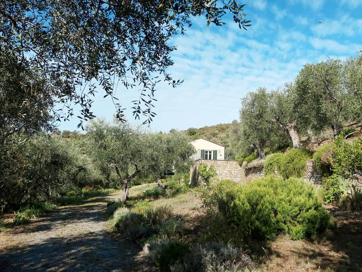Ferienhaus mit Meerblick für 4 Personen, mit Ausblick und Garten sowie Terrasse, mit Haustier in Imperia