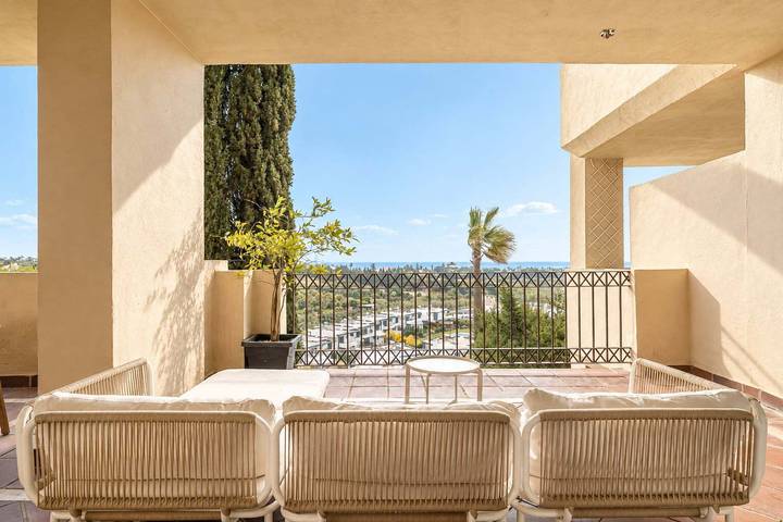 Apartamento entero, Sea & Sun Hills | Sea Views Pool in La Resina, Estepona