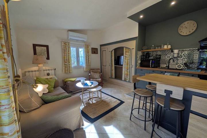 La maisonnette in Le Plan-de-la-Tour, Mediterranean Coast (France)