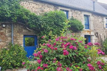Gîte pour 10 personnes, avec jardin, animaux acceptés à La Grée-Saint-Laurent