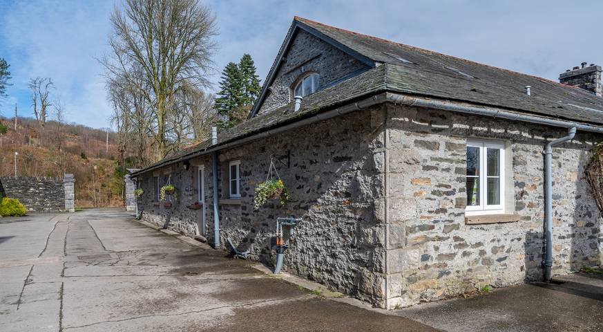 Cottage for 10 people, with garden and pool, with pets in the Lake District