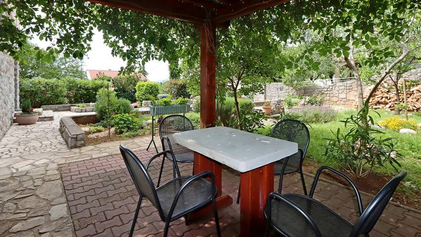 Apartament wakacyjny dla 5 osób w Klenovica