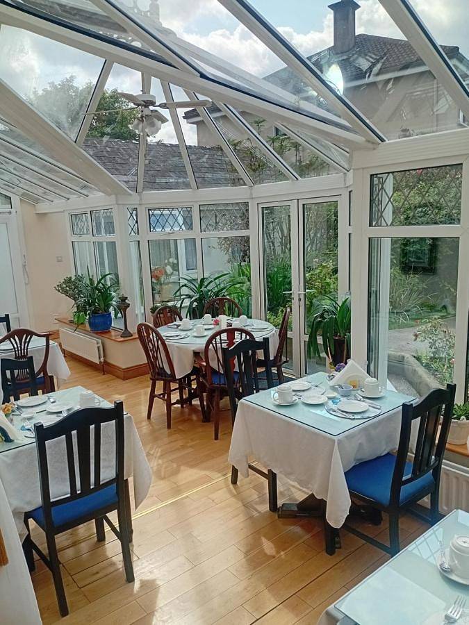 Asgard Guest House in Eyre Square, Galway