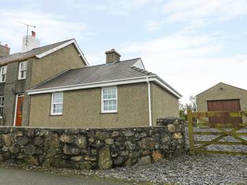 Log Cabin for 6 People in North-Wales, Gwynedd, Photo 2