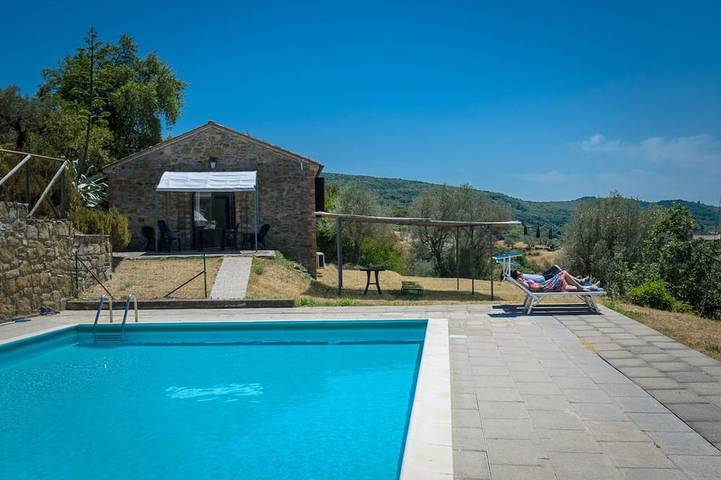 Baita per 2 persone, con giardino e piscina - 1