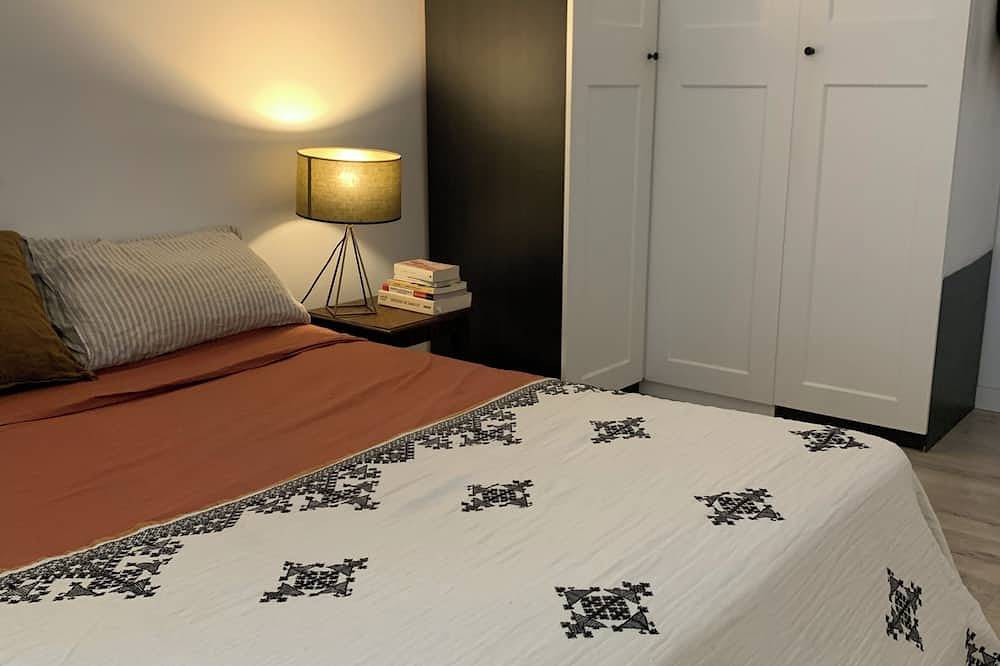 Entire apartment, Charming loft in the city center between Aix-en-Provence and Marseille, near the beaches in Gardanne, Mediterranean Coast (France)