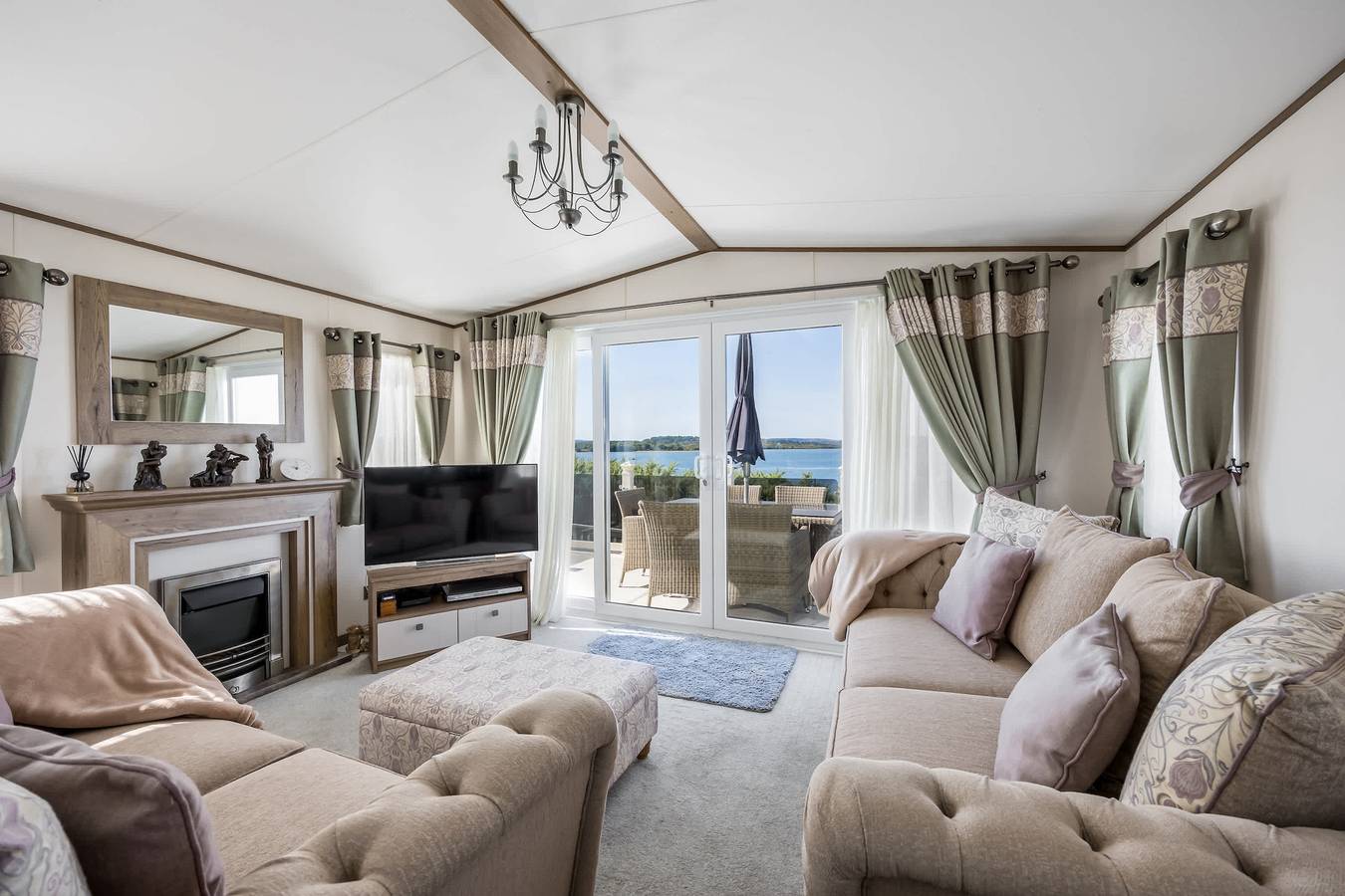 Costa Mare - 3-bedroom Caravan with beautiful views across the harbour in Rockley Park in Poole, Poole Harbour