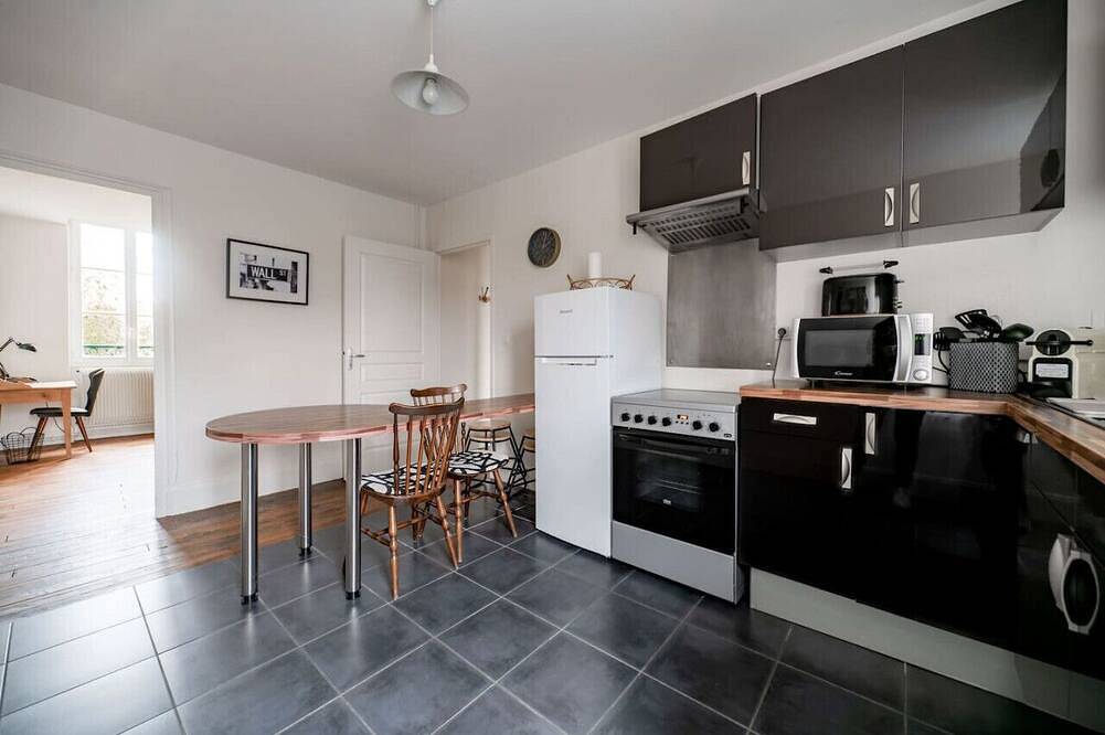Entire apartment, Grand Appartement Lumineux, 5' Centre, pkg Gratuit in Vichy, Vichy region