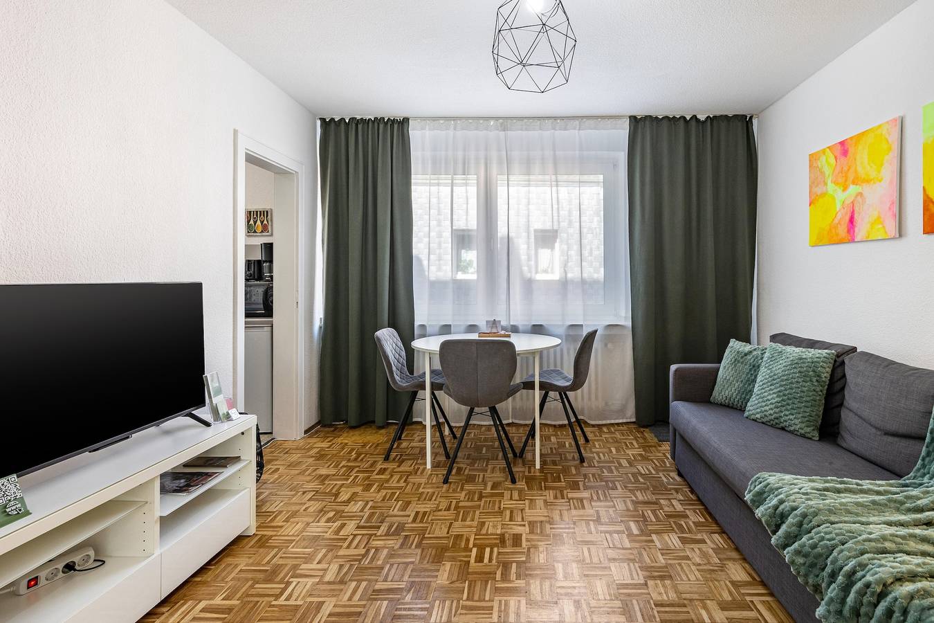 Ganze Wohnung, Apartment 'Art Home – Mit Balkon' mit Balkon und Wlan in Meiderich/Beeck, Duisburg
